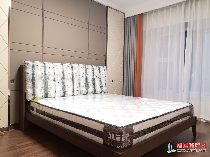 诸城尚上北欧实木家具北欧风格实木家具走进碧桂园小区